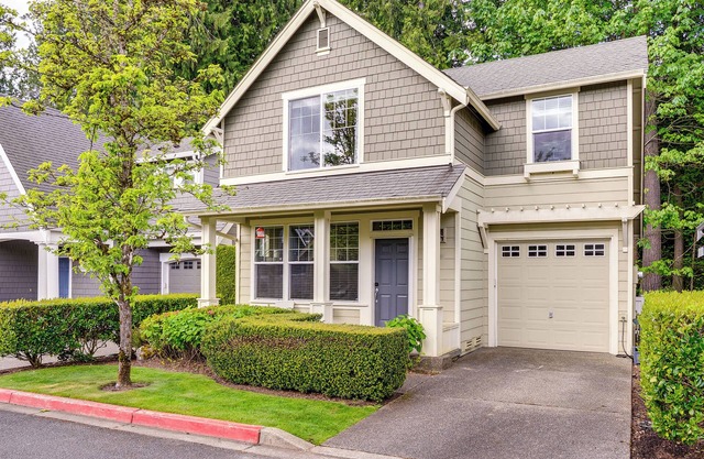 3 Mi to Dtwn Bothell: Quaint Family Home w/ Patio