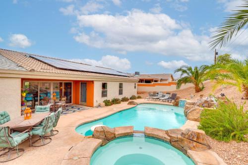 3 Mi to Lake Havasu Home with Patio and Fire Table!