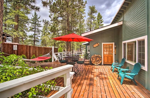 3 Mi to Skiing Big Bear Cabin with Deck