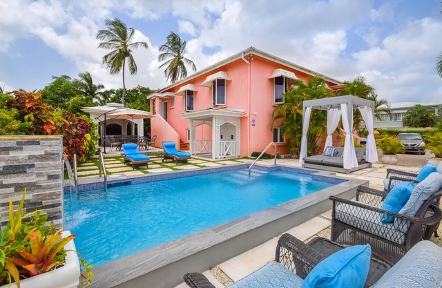 3 minutos a pie de playa - Blessed Manor (casa de 5 camas)