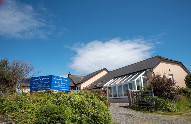 3 minutes drive to Abereiddy & the blue lagoon.
