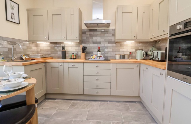3 Rhyd Drive