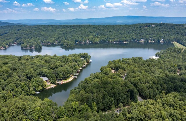 3 Sierra Circle - Beautiful Lake DeSoto home with dock and lots of space on two