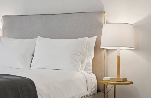 3 Units | Perfect SLC Staycation | Kitchen& Laundry | Dining & Nightlife Nearby