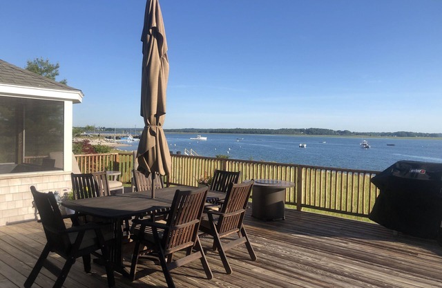 Casa frente al mar con vista y muelle
