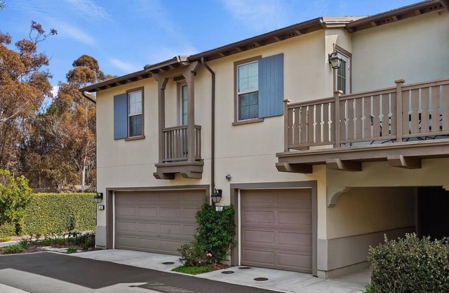 30 days minimum: Luxury 1 Bedroom Condo Walking Distance to Golf, Ocean & Hiking