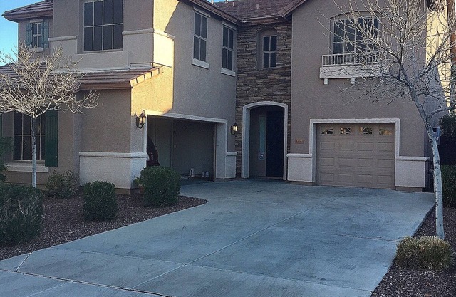 Piscina privada climatizada, 4 habitaciones, 3000 pies cuadrados, mesa de billar y bar Tiki.