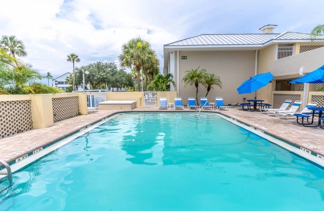 301 Little Harbor Inn