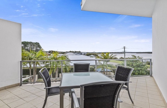 309 The Boathouse, TOP NOTCH