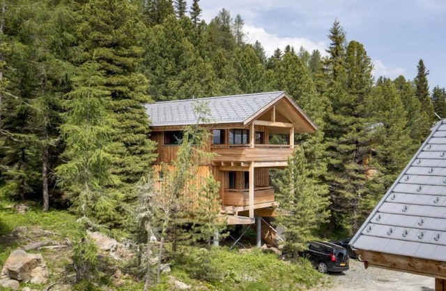 #31 mit IR-Sauna und Sprudelbad innen by Interhome