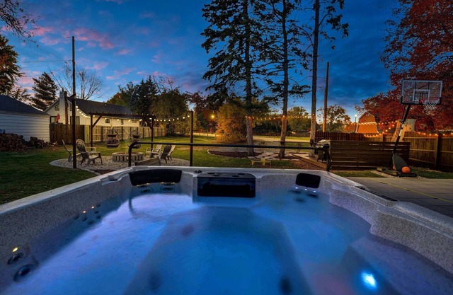 35-Guest Luxury Estate | Hot Tub, Sauna | Near ND