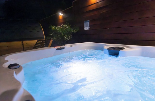 3bd/2.5bath house+Ocean Views,Spa, Sauna,Fire pit & Huge backyard