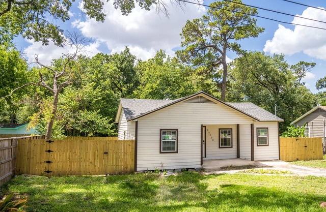 3br/2bath, Hammock /Huge yard/House to yourself