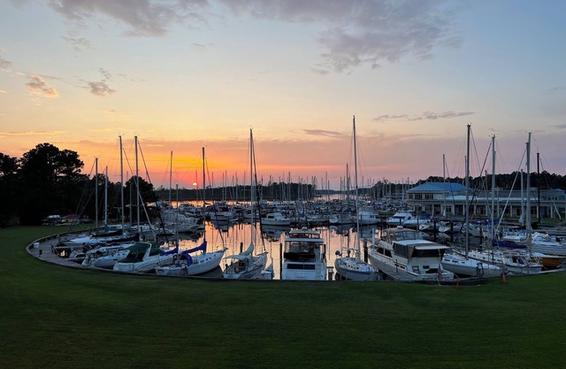 3BR/3BA Updated Townhome on the Marina — 3 decks and great sunsets!