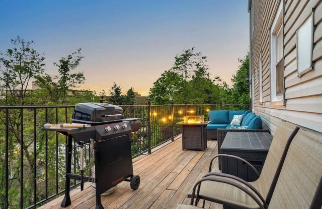 Spacious 3-bedroom apartment in fantastic Yonkers with Balcony, Firepit, AC