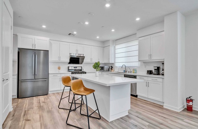 Charming 3-bedroom house in South El Monte with AC, WiFi #42210