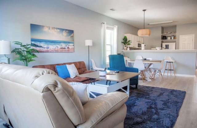 3BR / Ground level / Golf course / 5miles to beach