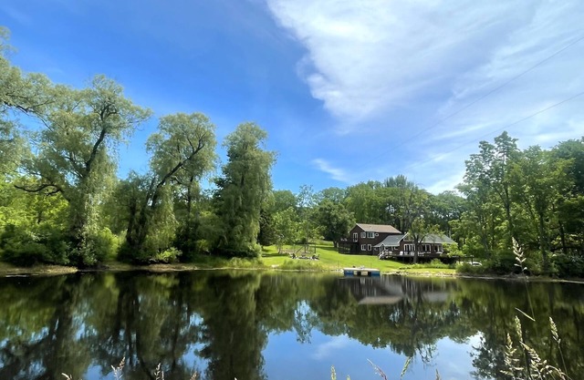 3BR Nature Escape w/ private swimming / fishing pond, spring fed