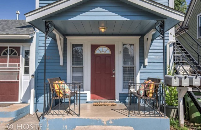 3BR Of Downtown King Bed, Dining, Has It All!