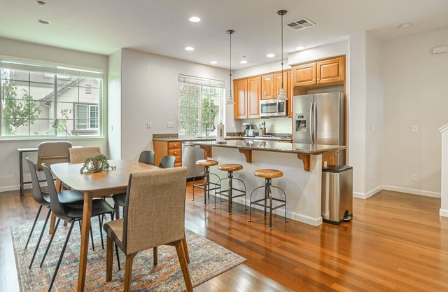 3BR Open-Concept Condo in Union City + Amenities