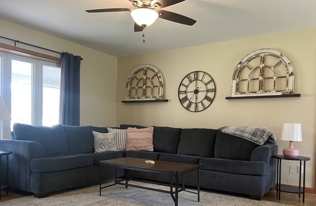 3br ranch in Glens Falls 15 min to Lake George!