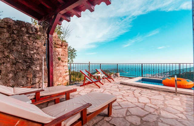 3BR Villa with Private Pool and Stunning Sea View