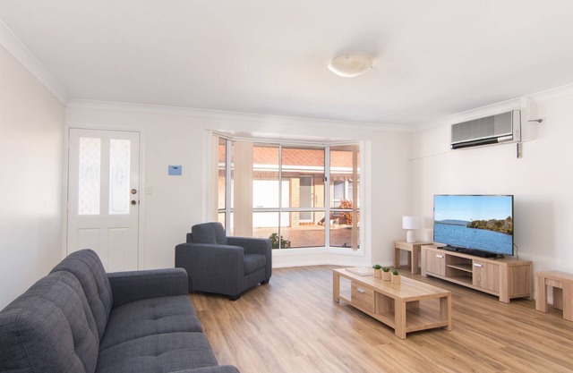 4/27 South Street. Renovated three bedroom villa.