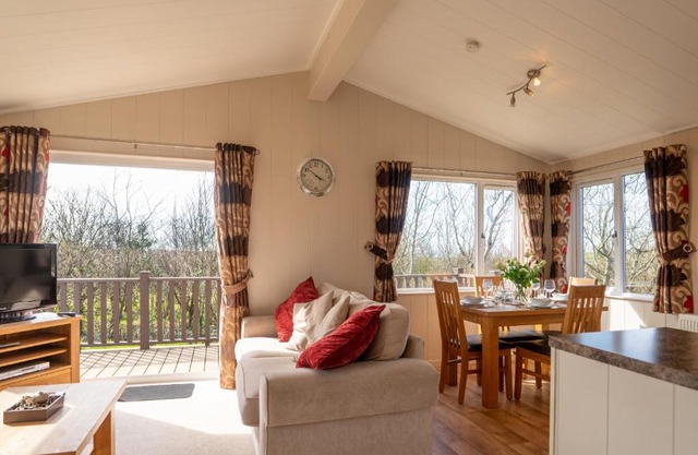 4 Atlantic Crescent Lodge - 2 Bed-Sleeps 4-TJS4AC