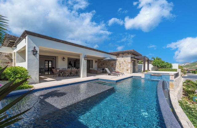 4 BDR Villa, Ocean & Golf View, Private Pool & Jacuzzi. Golf Cart for 6 Included