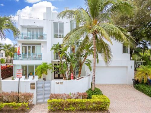 4-Bed + Den with pool in Las Olas Ft Lauderdale