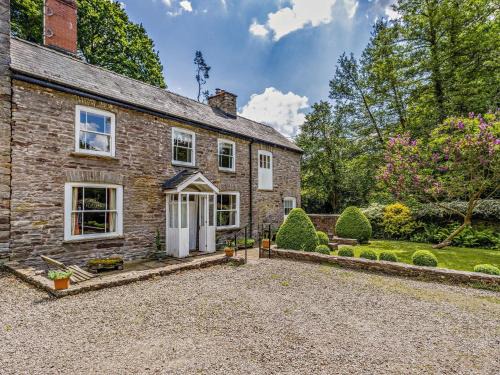 4 Bed in Hay-on-Wye Town BN116