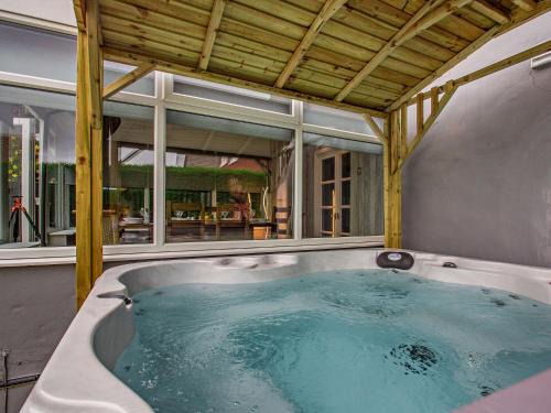 4 Bed in Llandudno 95235