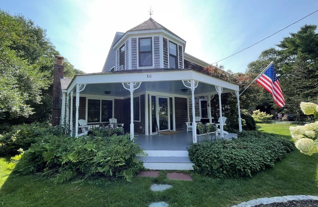 4 Bed Osterville Home with Yard