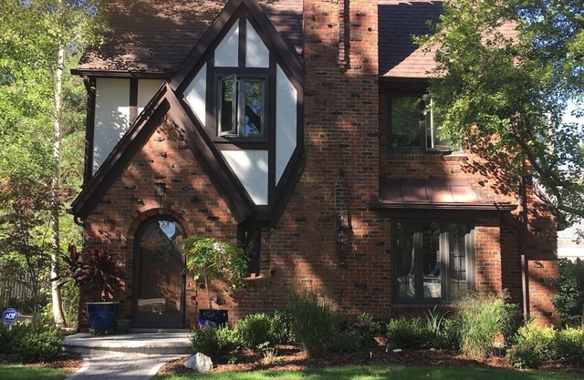 4 dormitorios 3. 5 baños a casa en un barrio tranquilo a pie de Big House