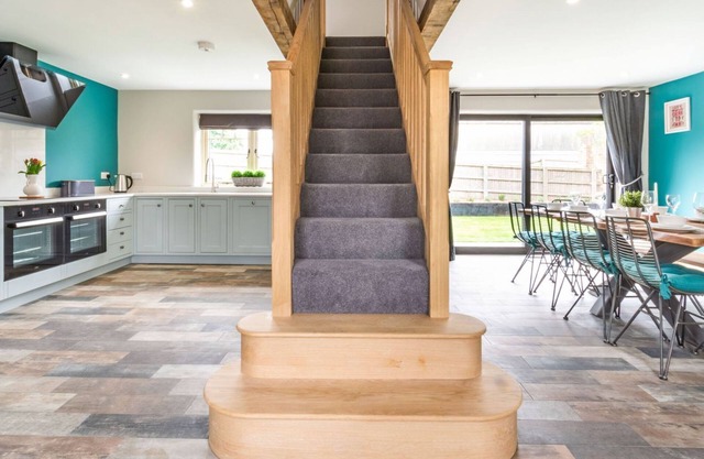 4 bedroom accommodation in Flixton, near Filey