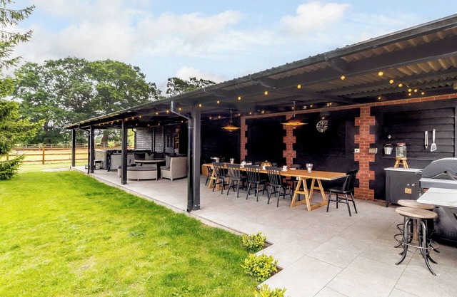 Alojamiento de 4 habitaciones en Barnham