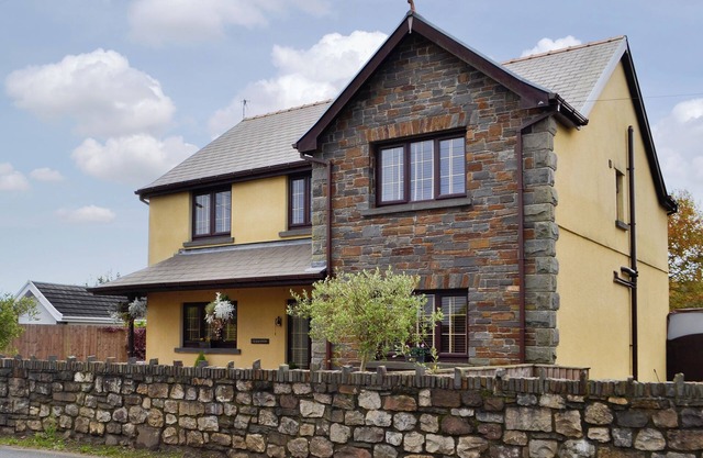 Alojamiento de 4 habitaciones en Lower Cwm-twrch, near Ystradgynlais