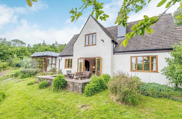 Alojamiento de 4 habitaciones en Tylwch