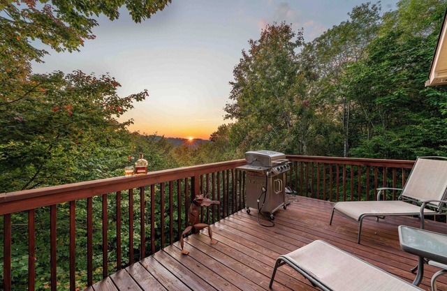 4-bedroom Casa Bella Views + Hot Tub chalet in Beech Mountain