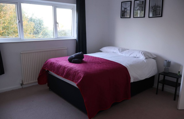 4 bedroom cosy home in solihull