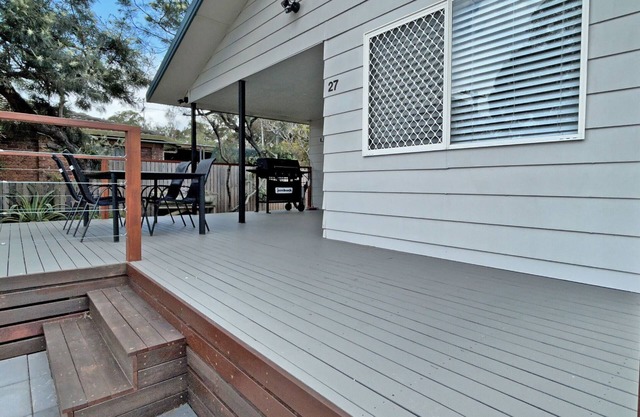 4 Bedroom Family Beachhouse backing on to bush