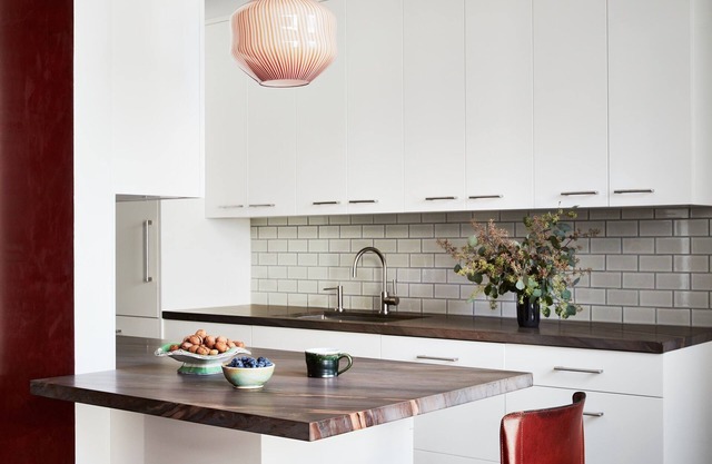 4-bedroom house with WiFi and AC in delightful Overland Park