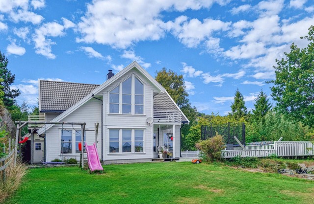 Bonita casa de 4 dormitorios en Farsund