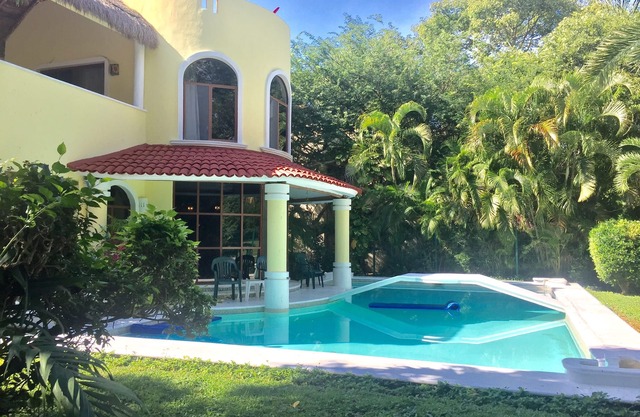 Villa de 4 dormitorios con gran piscina privada en el campo de golf