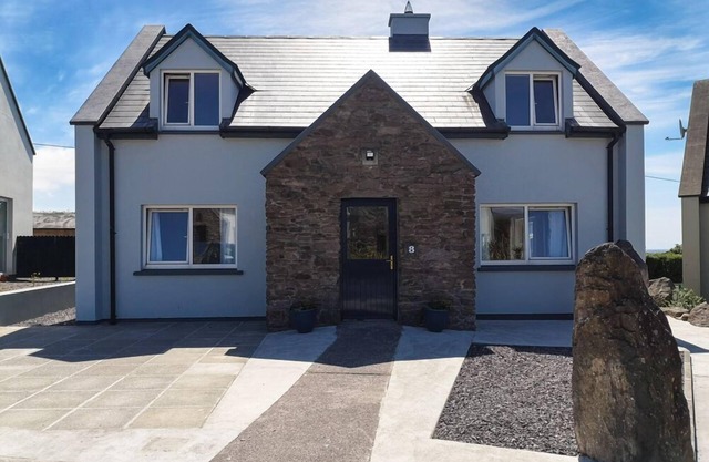 4 bedroomed holiday home close to the beach