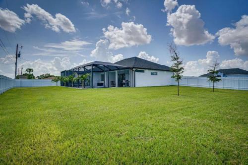 4 bedrooms Fenced yard Pool tvs in all rooms