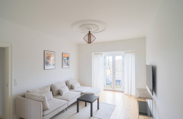 Nice 4-bed in Hellerup w/ balcony - 182