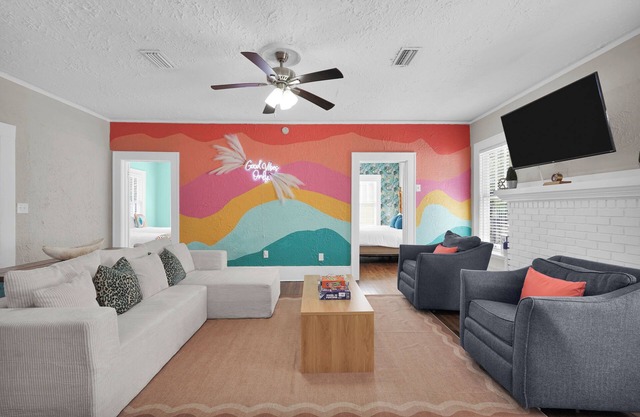 4 BR Murray Hill Retreat l Stock Tank Pool l BBQ l 2 King Beds