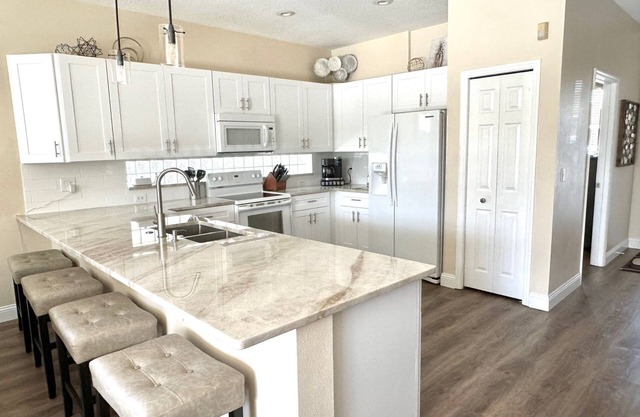 4 dormitorios con piscina privada, sala de juegos e Internet inalámbrico