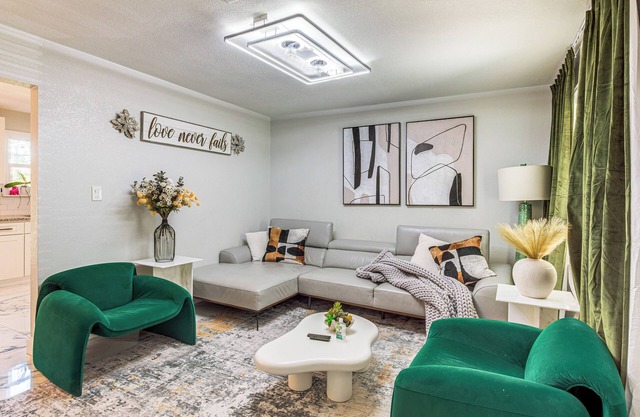 Patio, Grill + Gym! Home 3 Mi to Lake Arlington